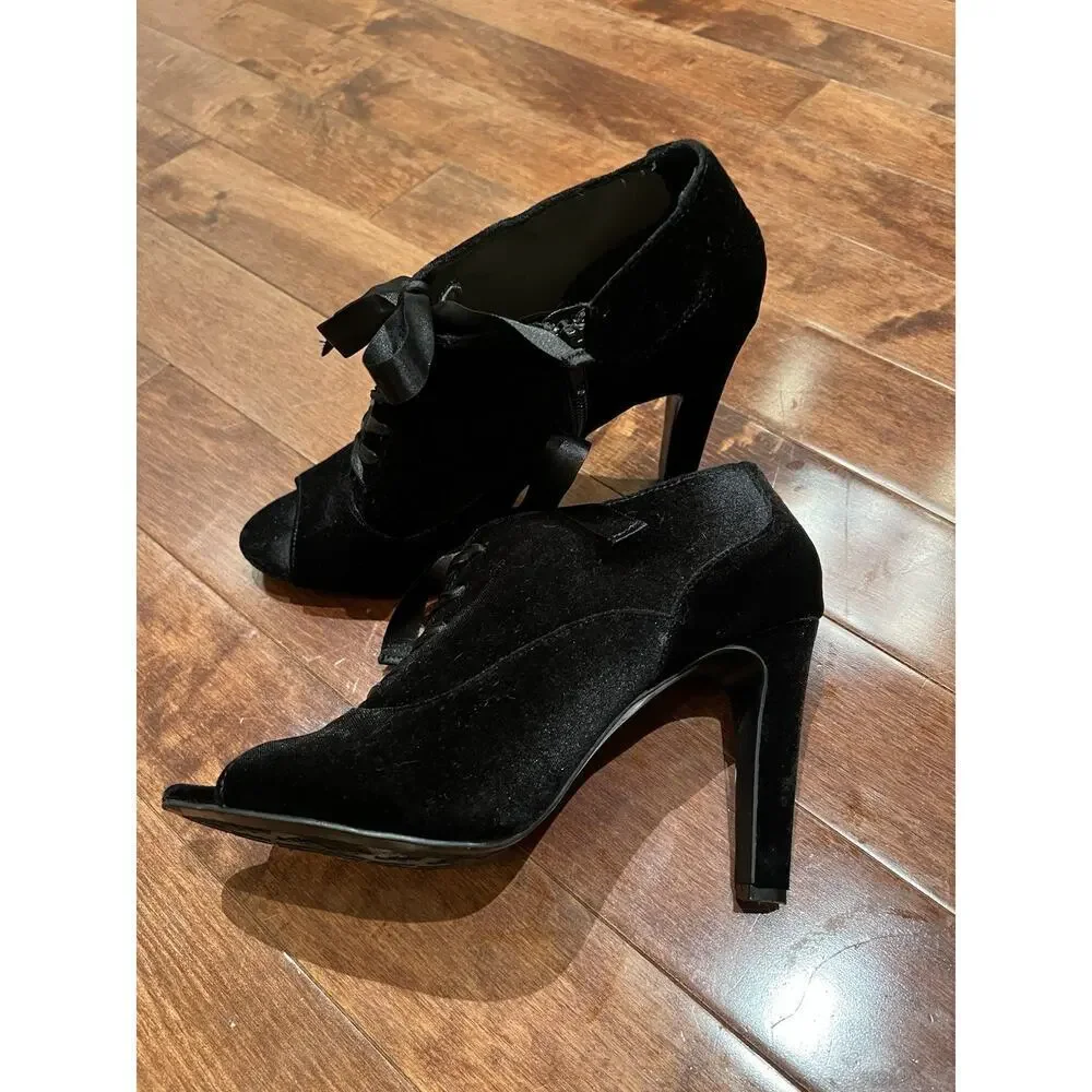 Kelly and Katie Black Open Toed Velvet Heeled Ankle Boot Sz 10 Bow tie Stiletto